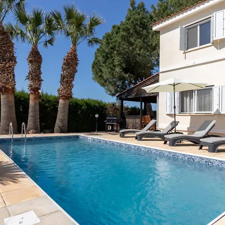 Anna Villa Peyia